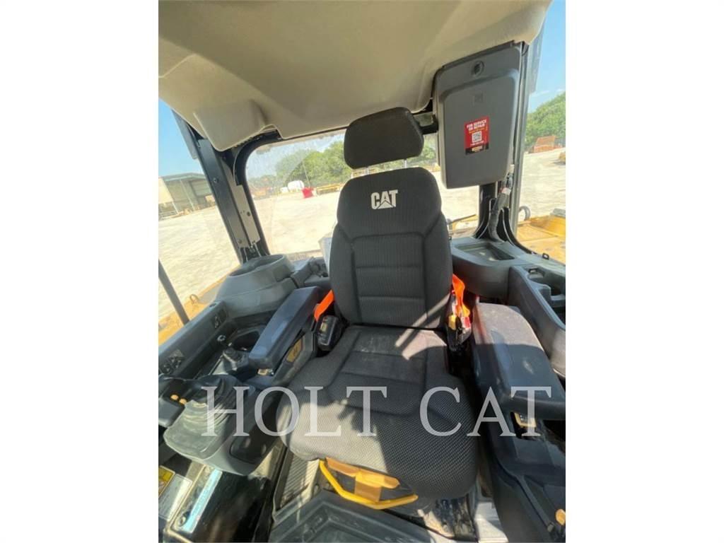 CAT D6 Гусеничні бульдозери