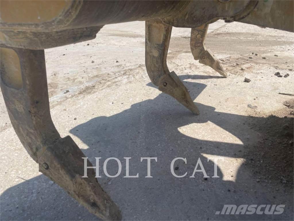 CAT D6 Гусеничні бульдозери