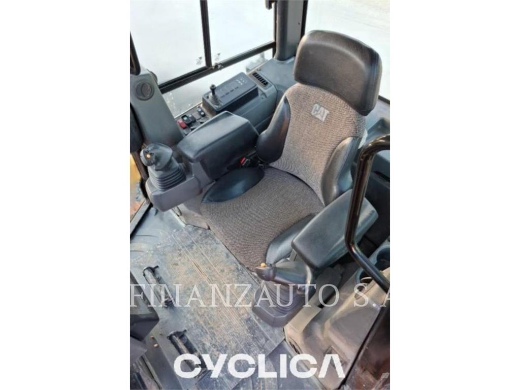 CAT D6K Гусеничні бульдозери