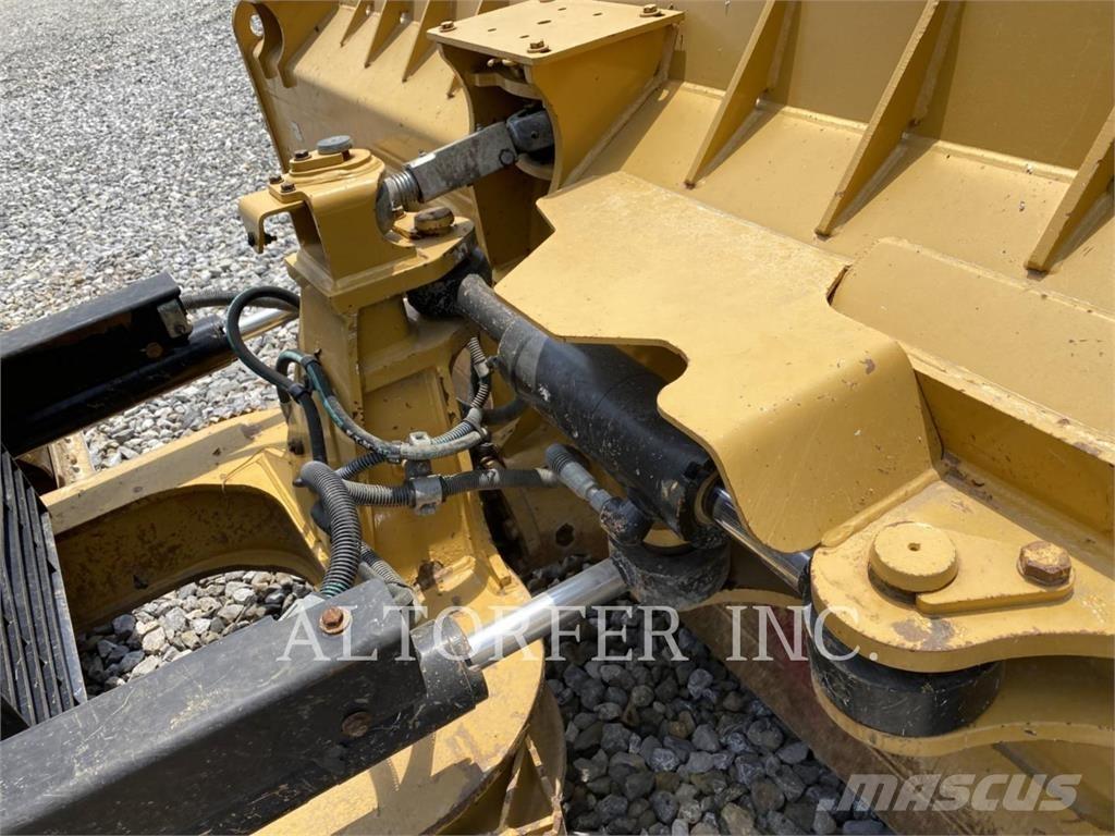 CAT D6K2 LGP Гусеничні бульдозери