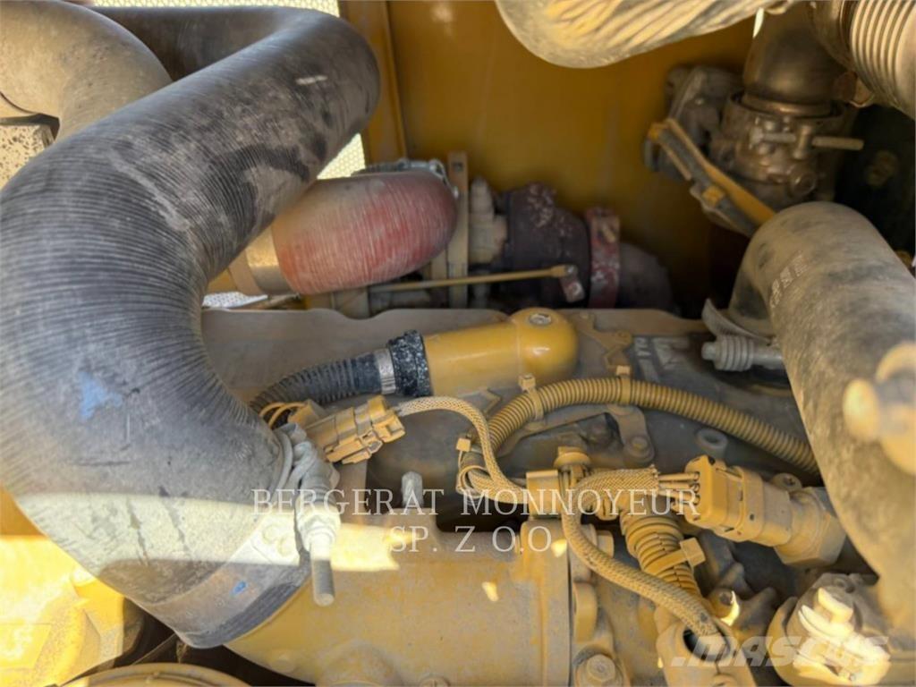 CAT D6K2LGP Гусеничні бульдозери