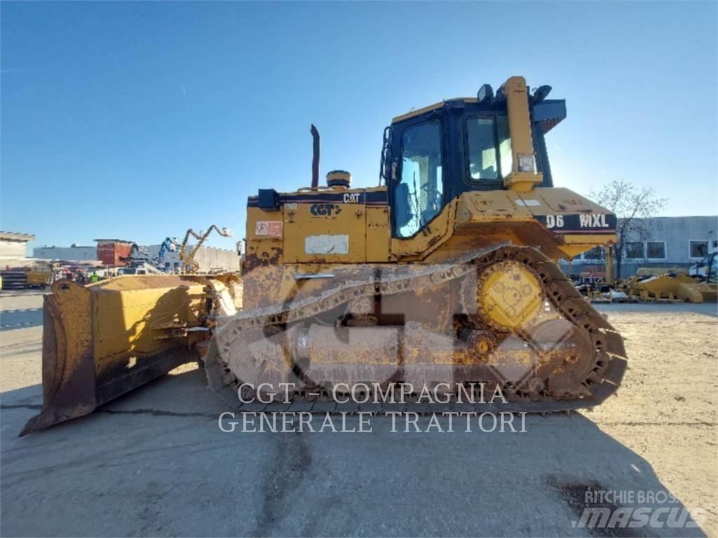 CAT D6M Гусеничні бульдозери