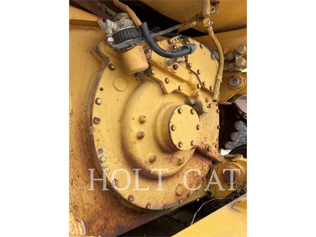 CAT D6M Гусеничні бульдозери