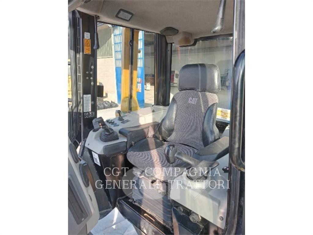 CAT D6N Гусеничні бульдозери