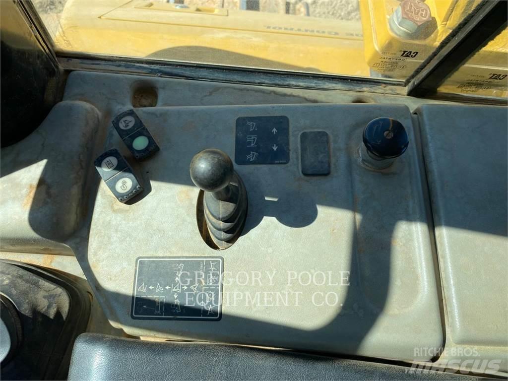 CAT D6NLGP Гусеничні бульдозери