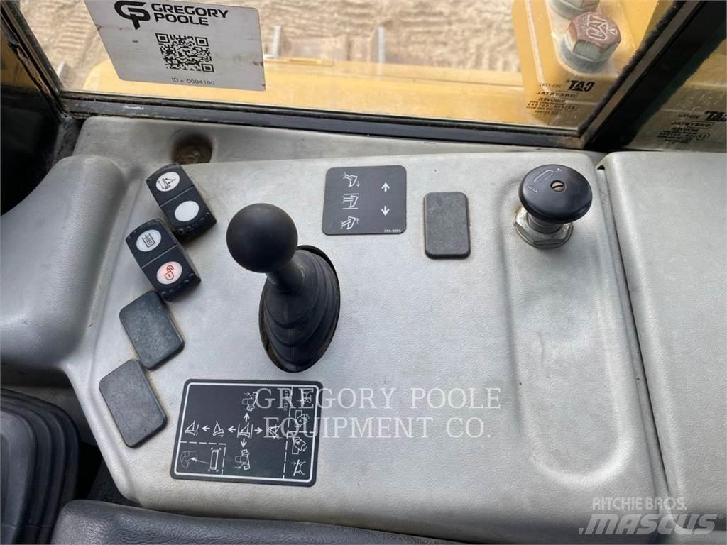 CAT D6NLGP Гусеничні бульдозери