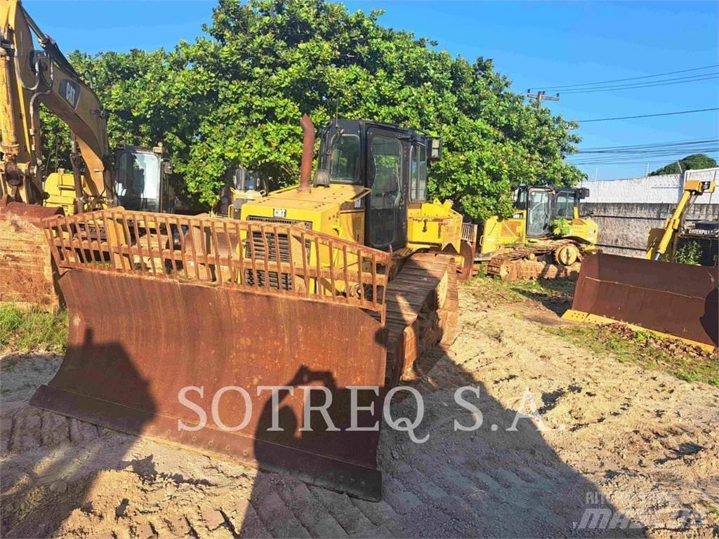 CAT D6NXL Гусеничні бульдозери