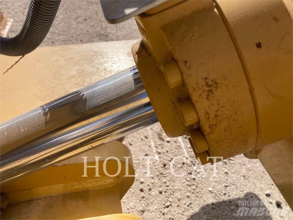 CAT D6NXL Гусеничні бульдозери