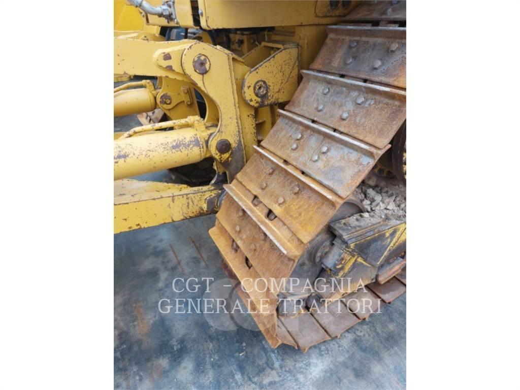 CAT D6T Гусеничні бульдозери