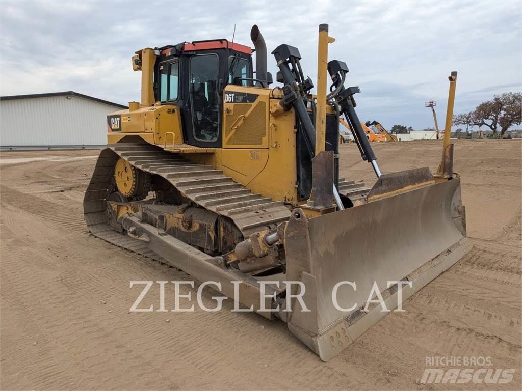 CAT D6T Гусеничні бульдозери
