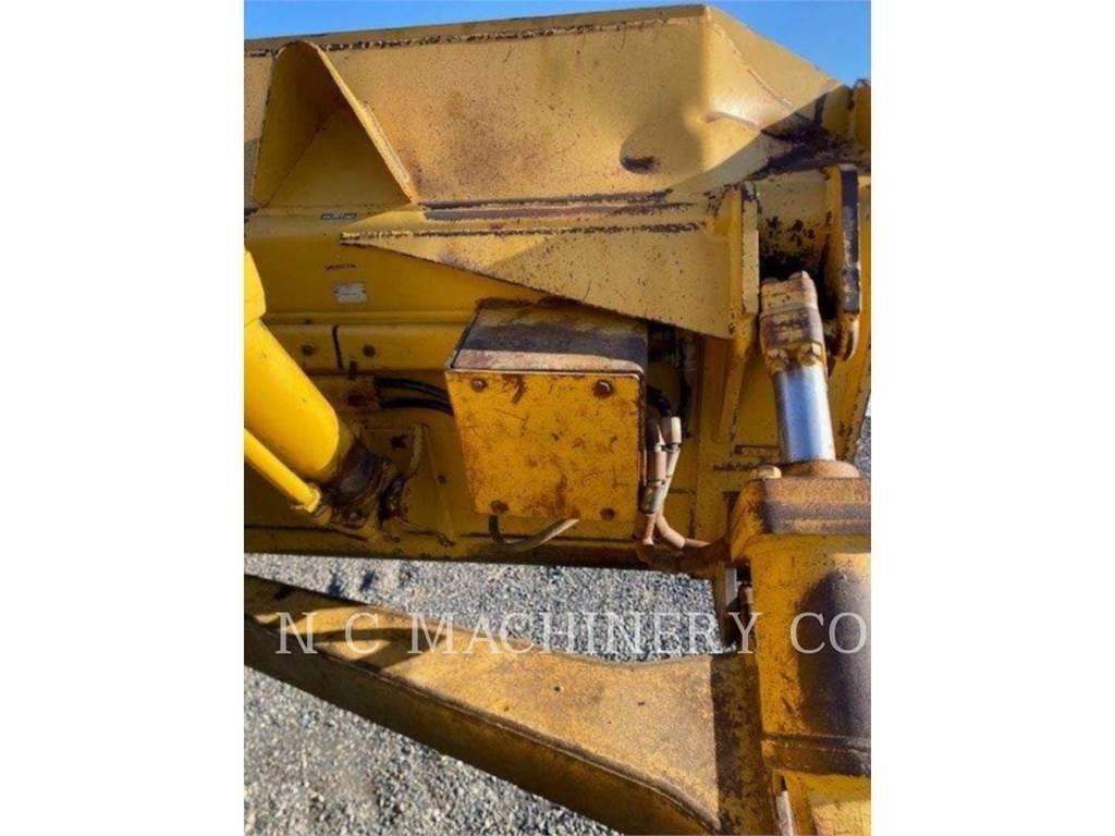 CAT D6T Гусеничні бульдозери