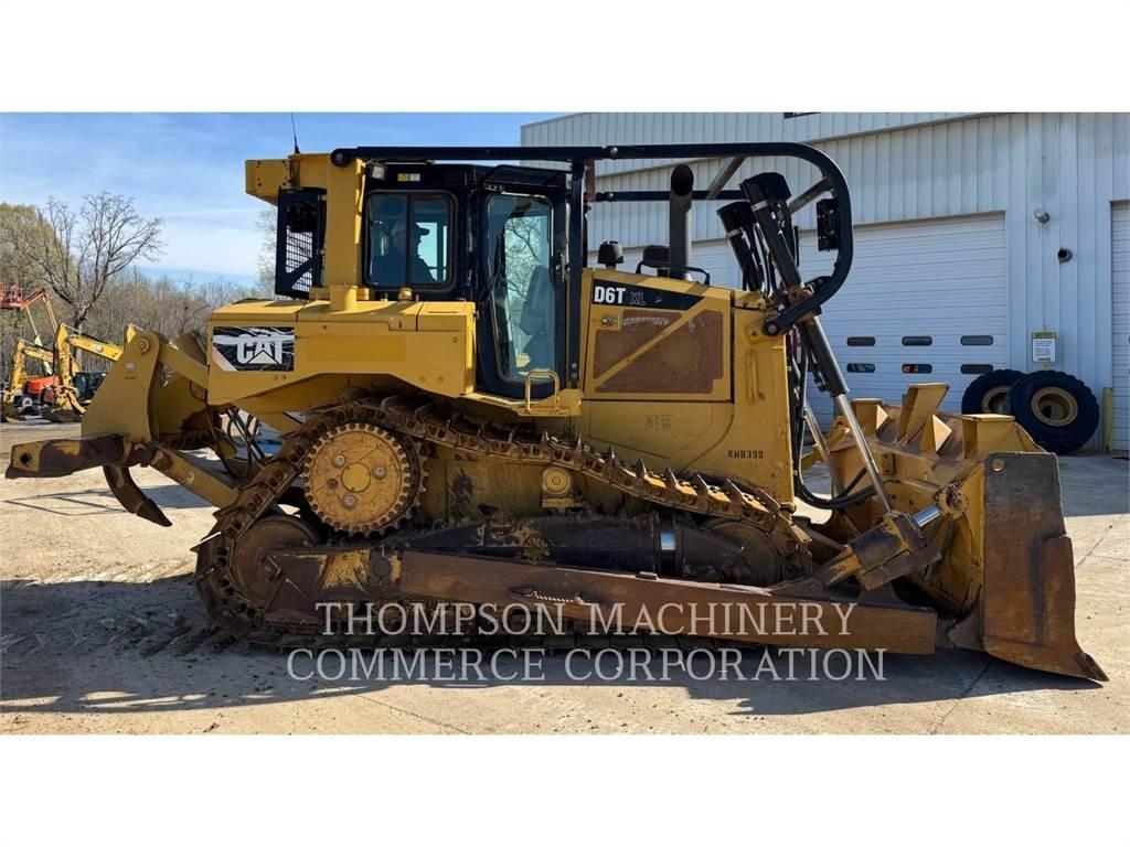CAT D6T Гусеничні бульдозери
