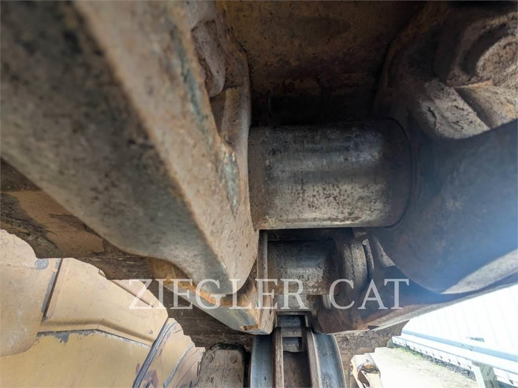 CAT D6T Гусеничні бульдозери