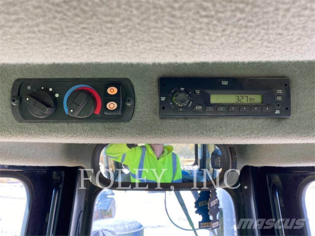 CAT D6T Гусеничні бульдозери