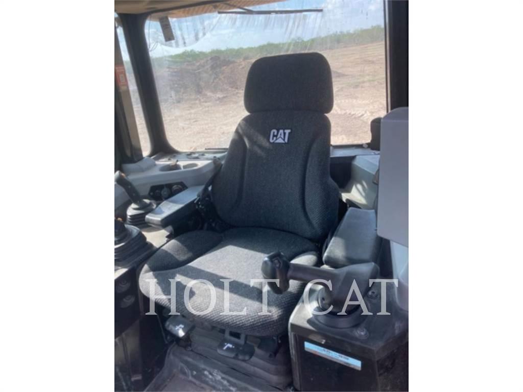 CAT D6T XWVP Гусеничні бульдозери