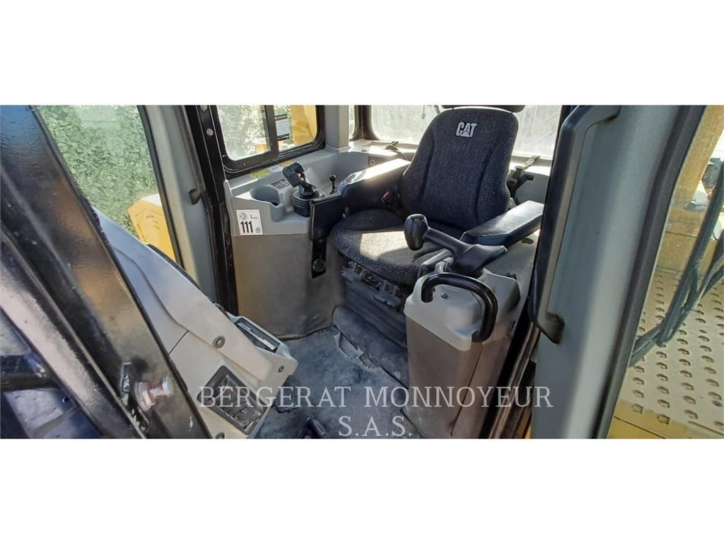 CAT D6T3B XW Гусеничні бульдозери