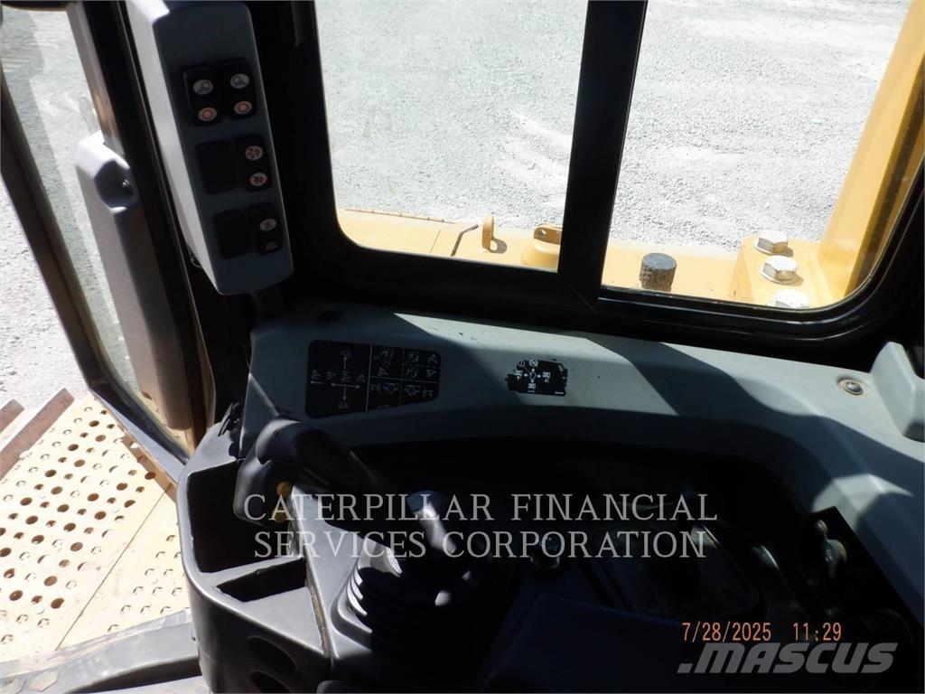 CAT D6TVP Гусеничні бульдозери