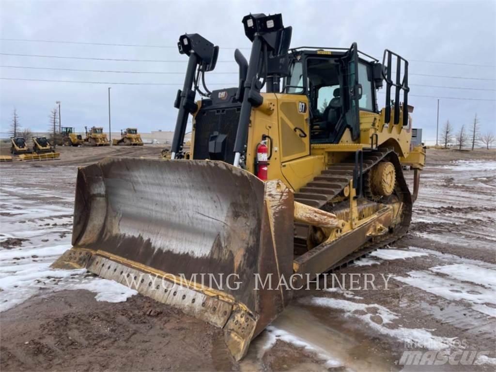 CAT D7 Гусеничні бульдозери