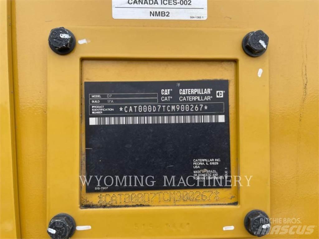CAT D7 Гусеничні бульдозери