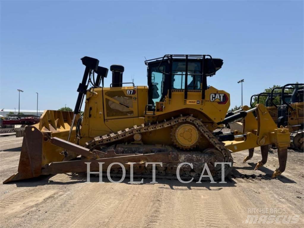 CAT D7 Гусеничні бульдозери