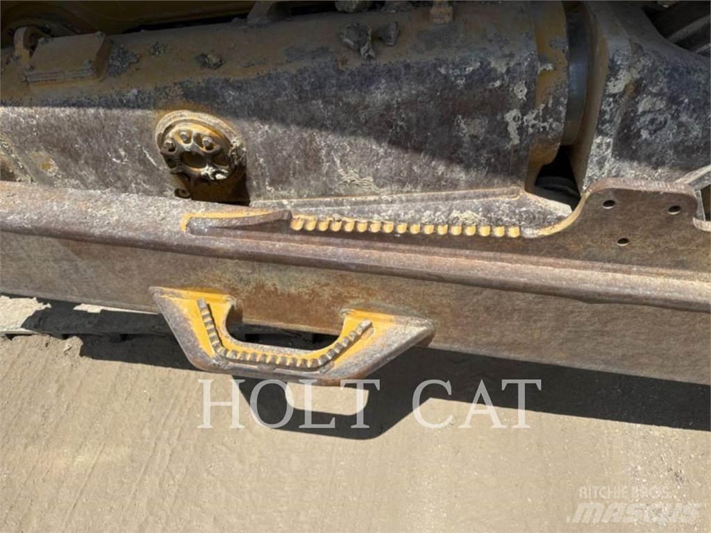 CAT D7 Гусеничні бульдозери
