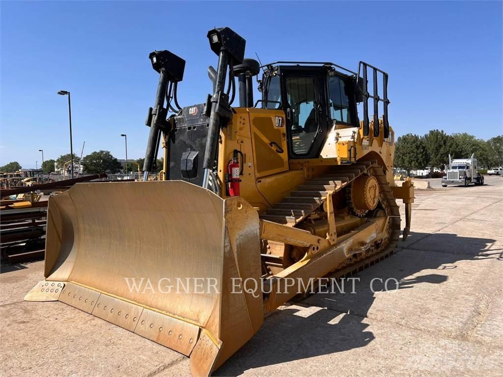 CAT D7 Гусеничні бульдозери