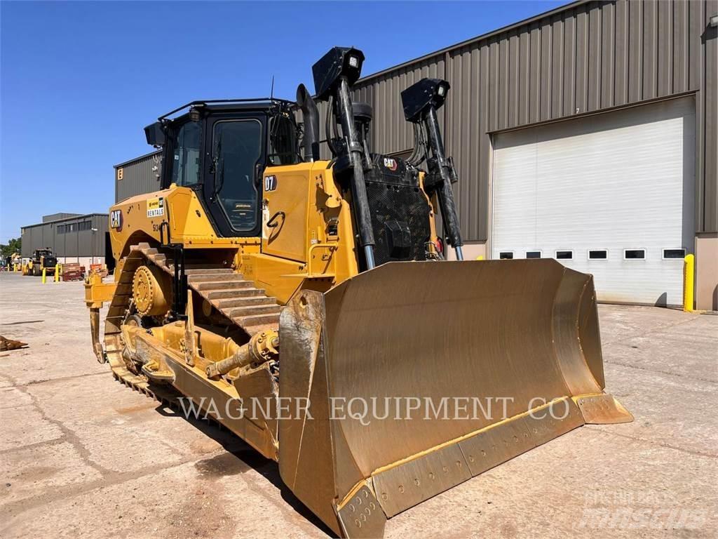 CAT D7 Гусеничні бульдозери