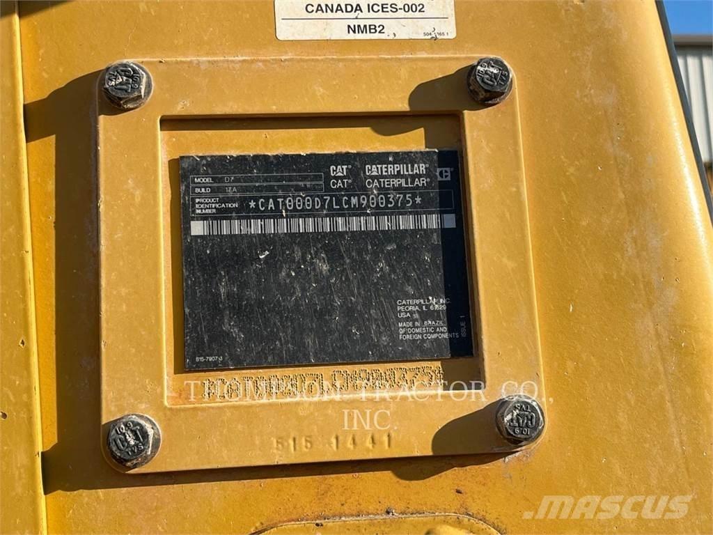 CAT D7 Гусеничні бульдозери