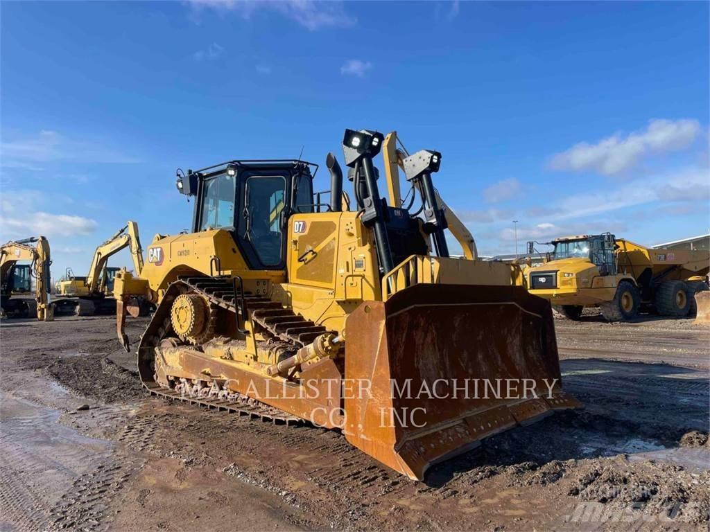 CAT D7 Гусеничні бульдозери
