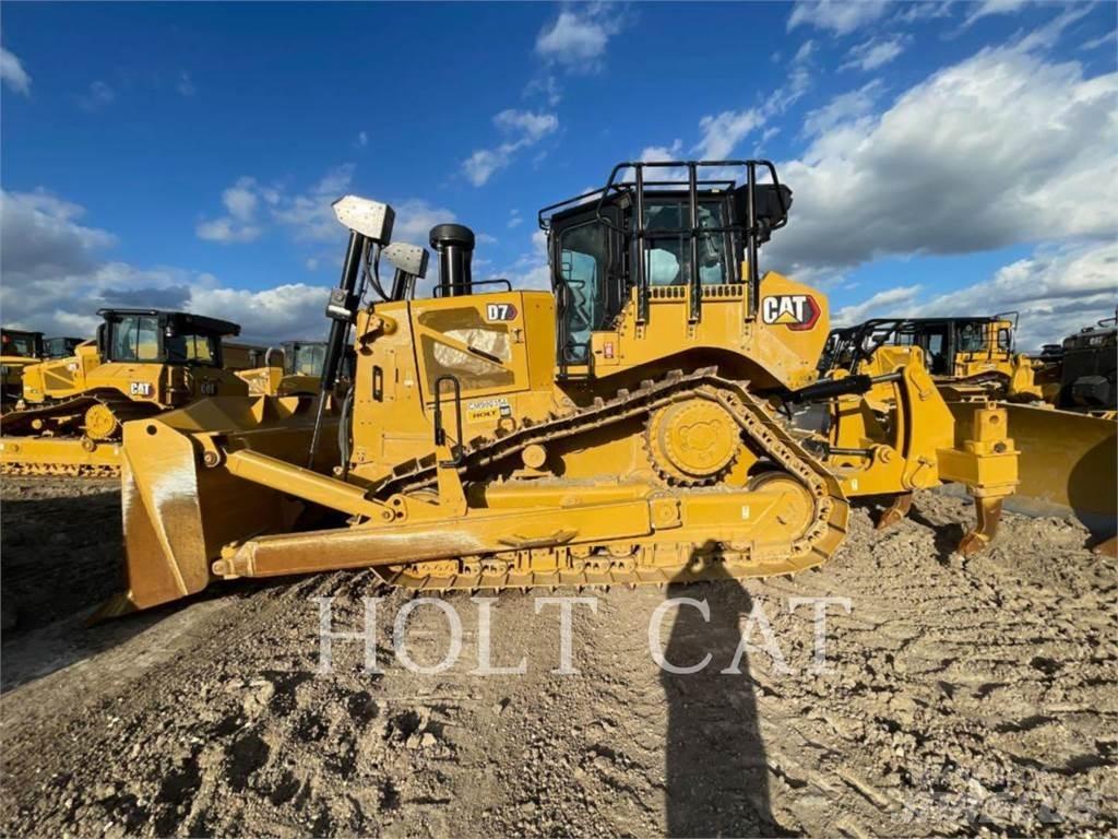 CAT D7 Гусеничні бульдозери