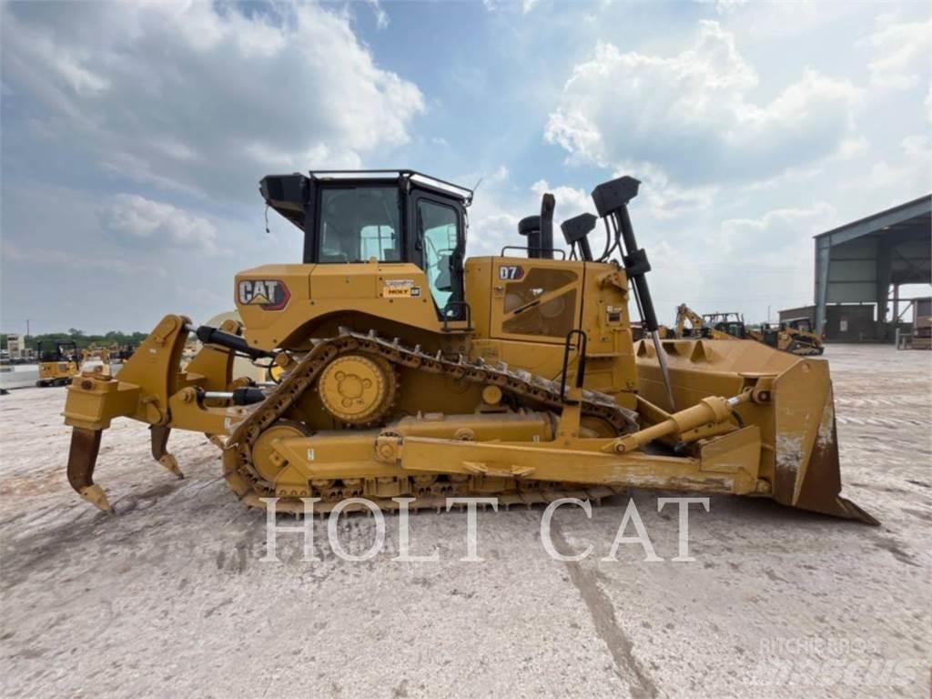 CAT D7 Гусеничні бульдозери