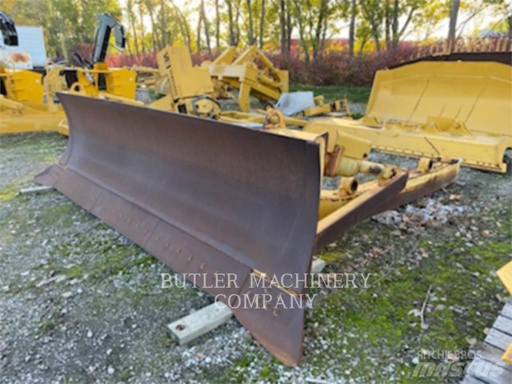 CAT D7 A BLADE Леміші