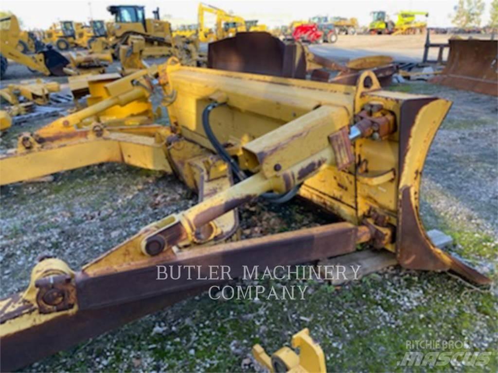 CAT D7 A BLADE Леміші