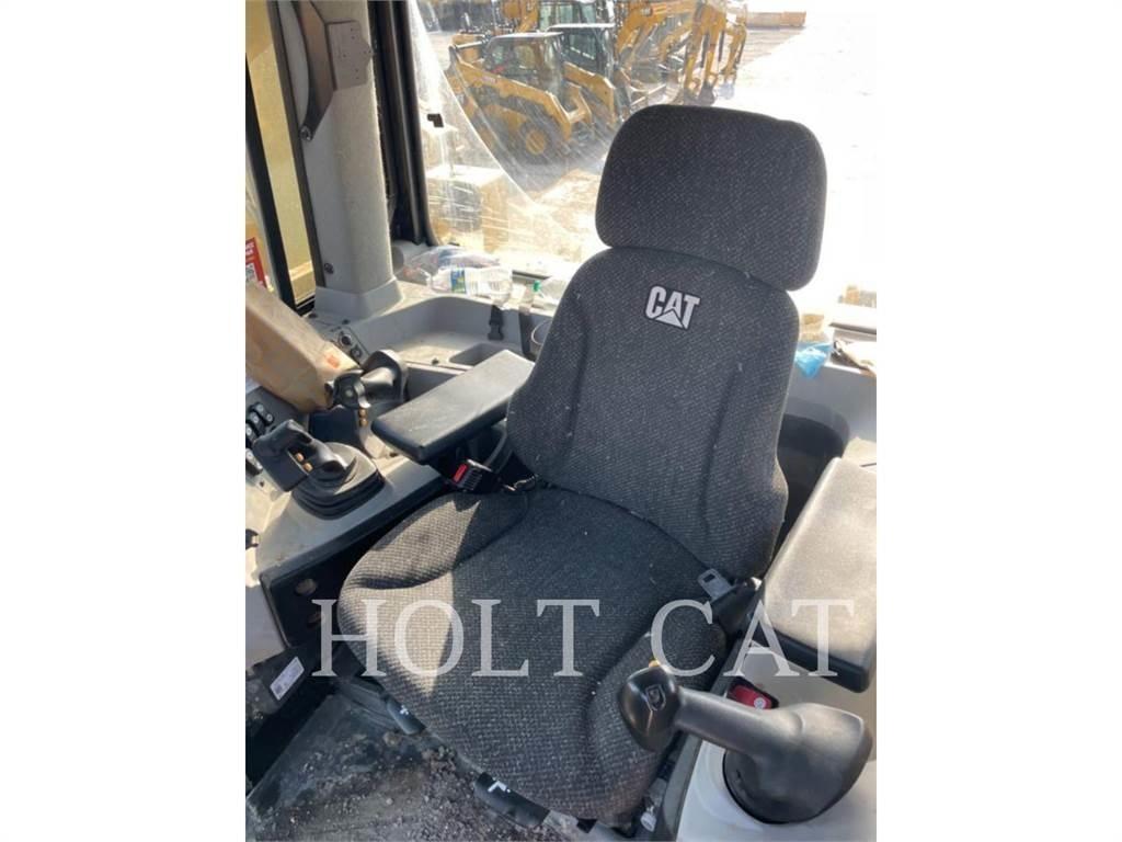 CAT D8 Гусеничні бульдозери