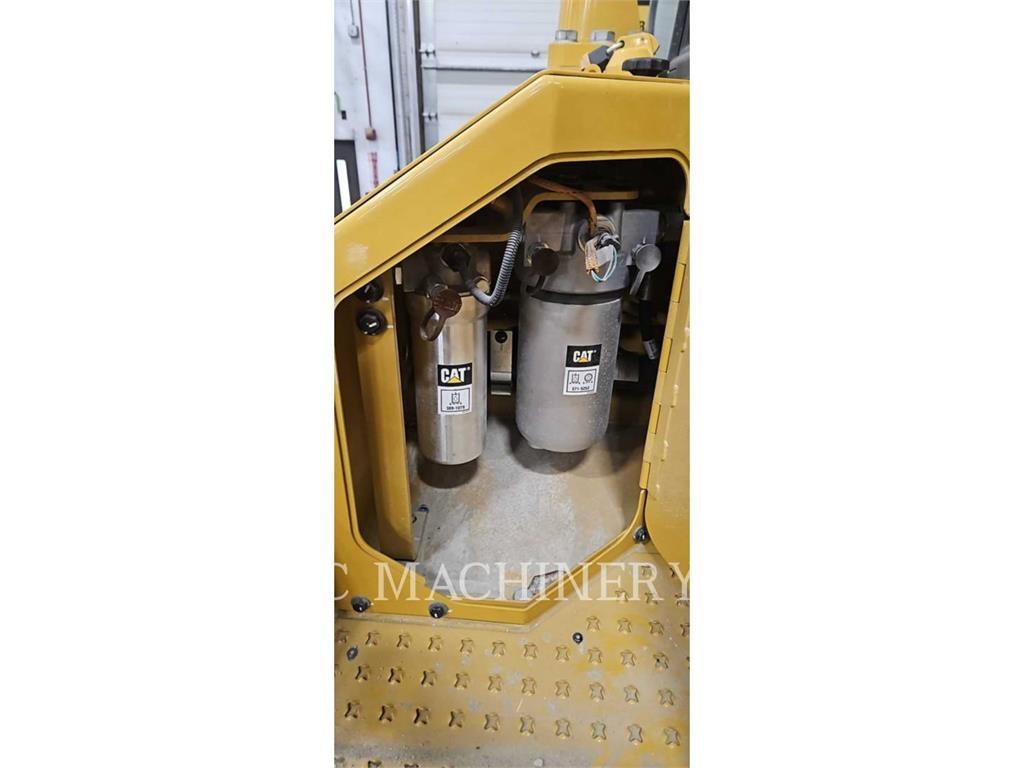 CAT D8 Гусеничні бульдозери