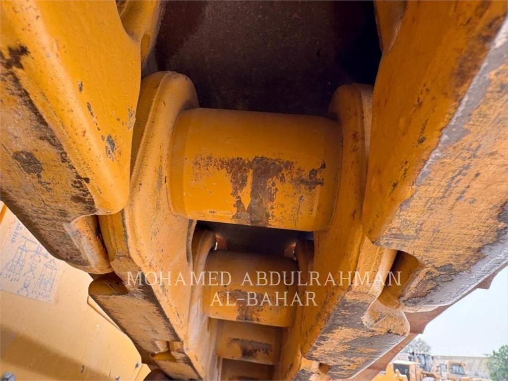 CAT D8-19 Гусеничні бульдозери