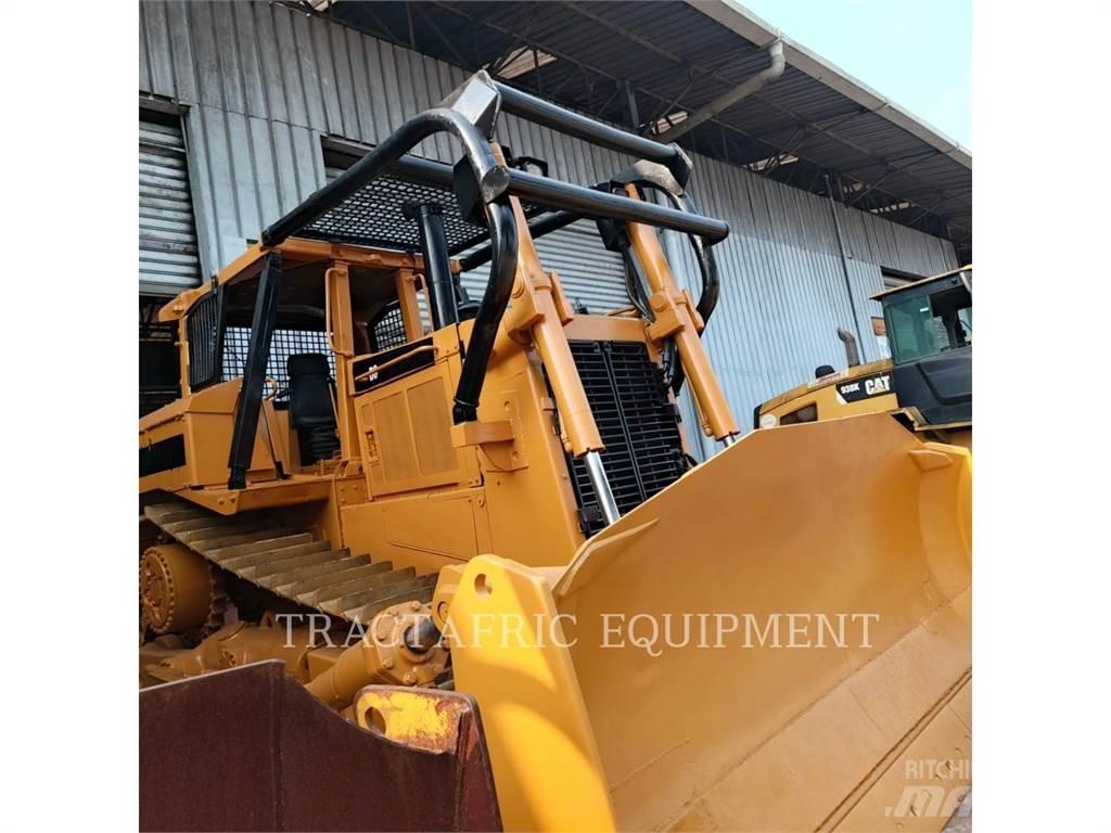 CAT D8N Гусеничні бульдозери