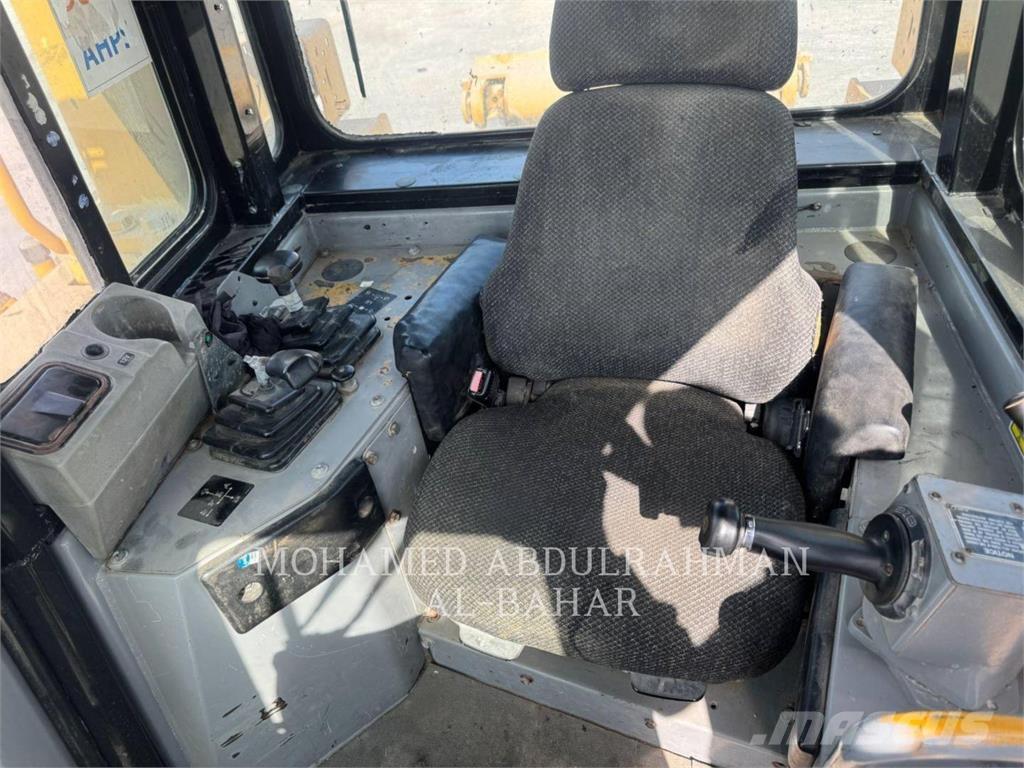 CAT D8RLRC Гусеничні бульдозери