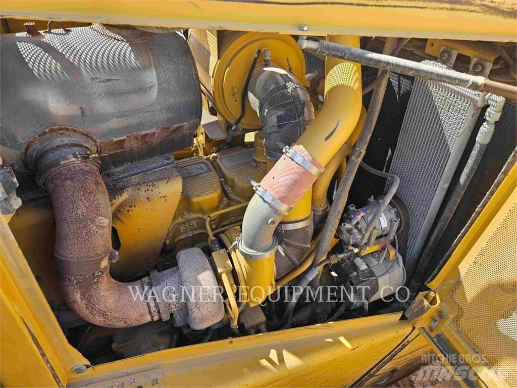 CAT D8T Гусеничні бульдозери