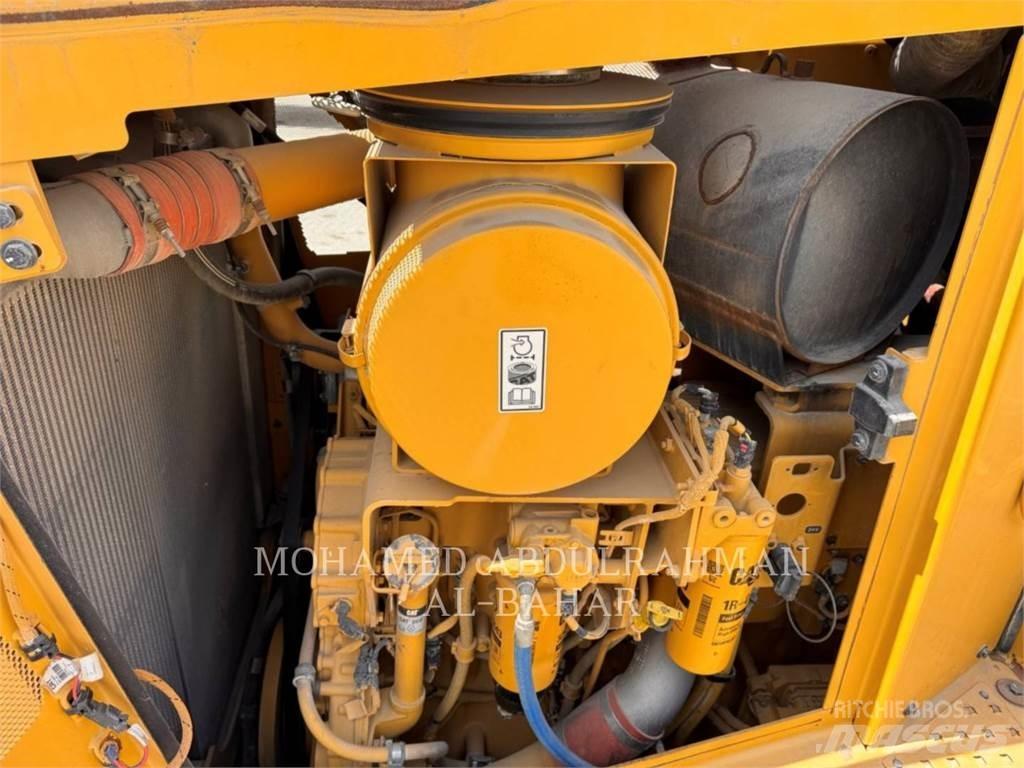 CAT D8T Гусеничні бульдозери