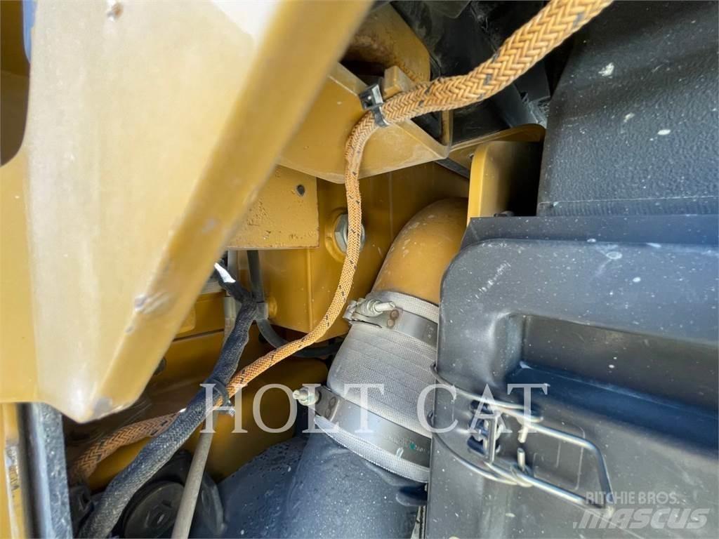 CAT D8T Гусеничні бульдозери
