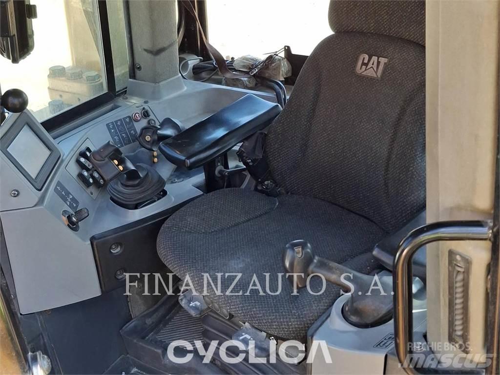 CAT D8T Гусеничні бульдозери