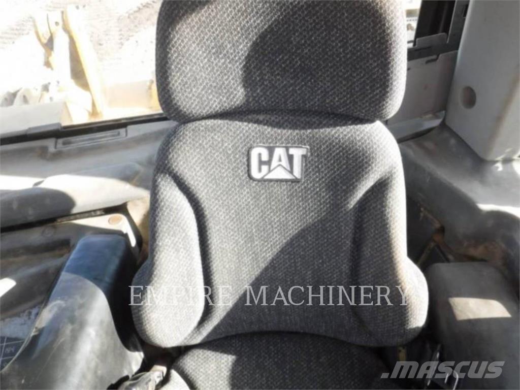 CAT D8T Гусеничні бульдозери