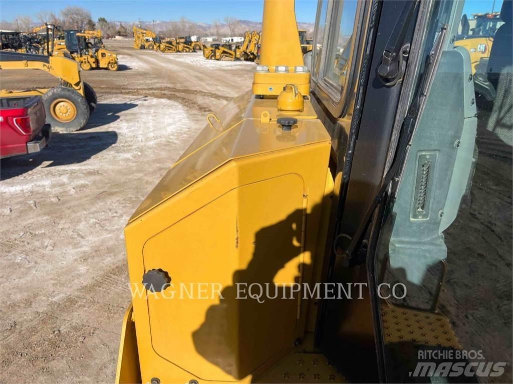 CAT D8T Гусеничні бульдозери