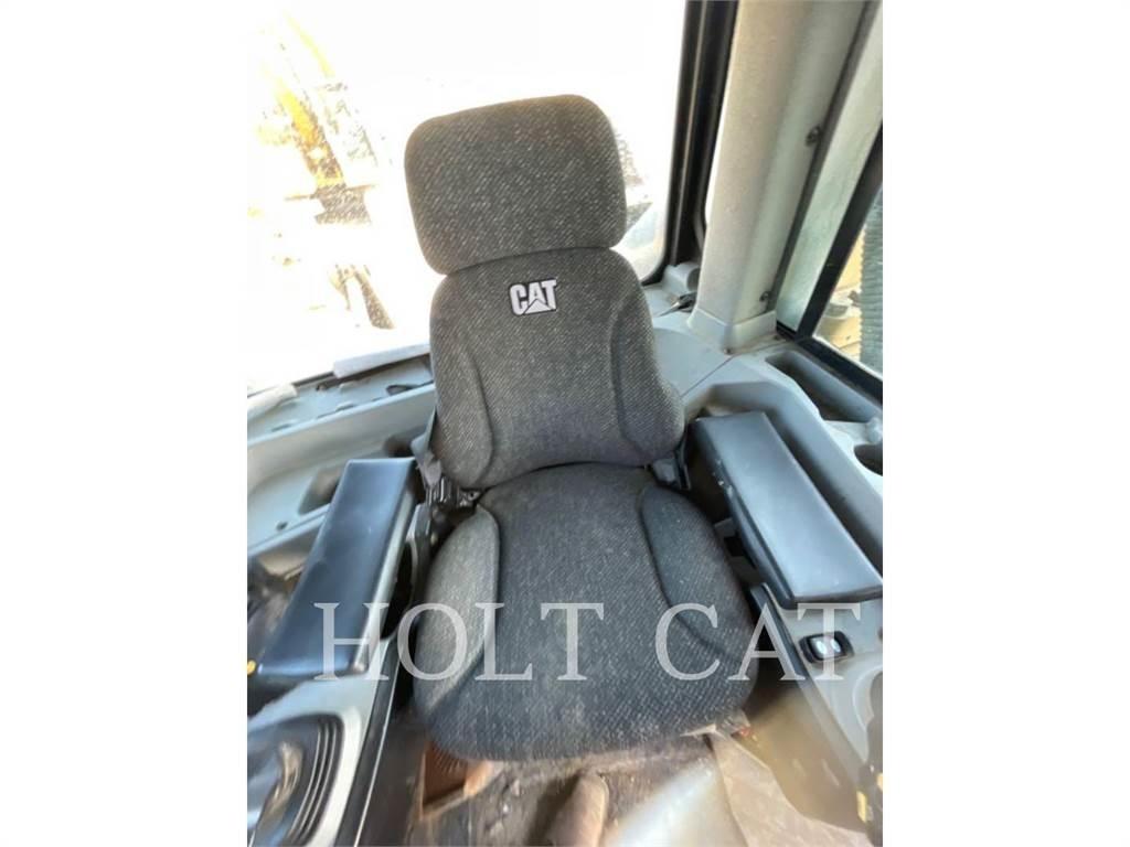 CAT D8T Гусеничні бульдозери