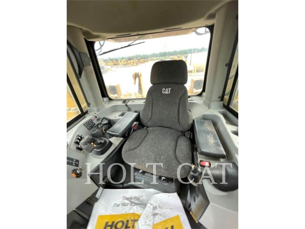 CAT D8T Гусеничні бульдозери