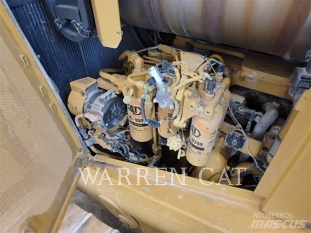 CAT D8T 4XLARO Гусеничні бульдозери