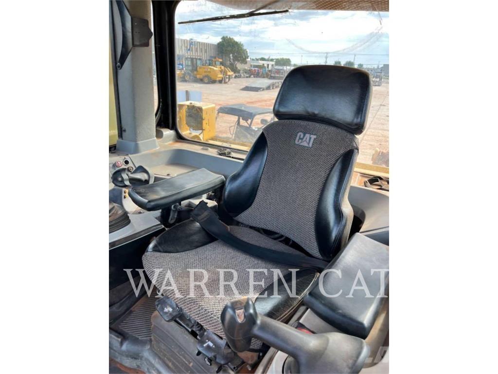 CAT D8T 4XLARO Гусеничні бульдозери