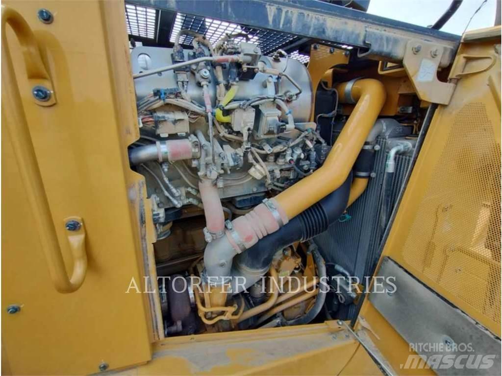 CAT D8T R Гусеничні бульдозери