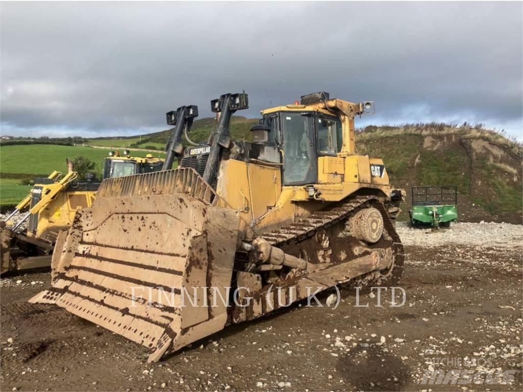 CAT D9 Гусеничні бульдозери